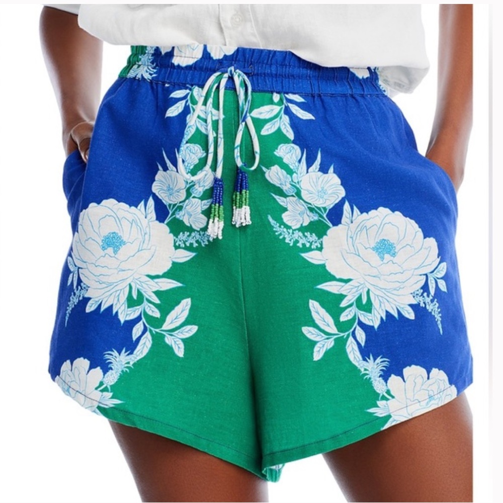 FARM RIO Soft Garden Shorts NWT Medium M